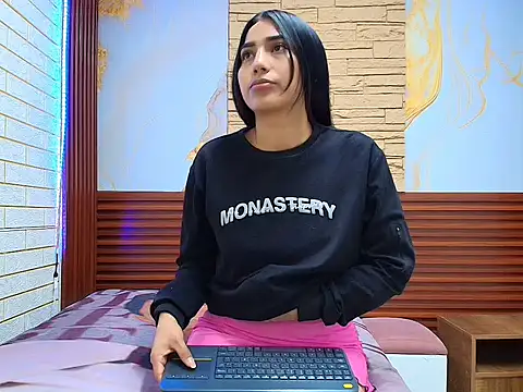 mellaniemonroe303av online show from April 12, 12:10 pm