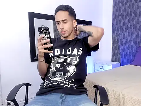 Zack isback online show from April 9, 11:43 pm