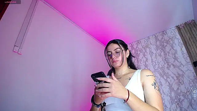 Miss Merlin  online show from April 19, 4:23 am