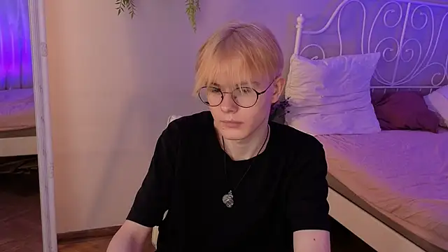 Liam Blair online show from April 12, 5:23 am