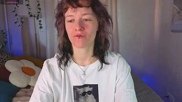 Ricki Bloom online show from May 1, 1:10 am