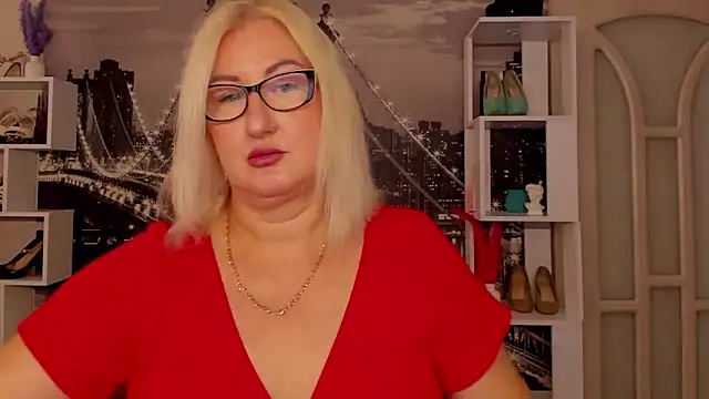 DianaFrances online show from June 6, 12:32 pm