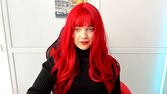 Snapshot of Caroline_cutte chatting on April 11, 7:45 am Caroline cutte online show from April 11, 7:45 am