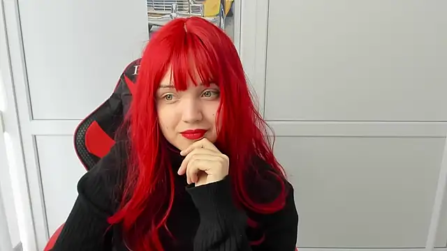 Snapshot of Caroline_cutte chatting on April 12, 7:02 am Caroline cutte online show from April 12, 7:02 am