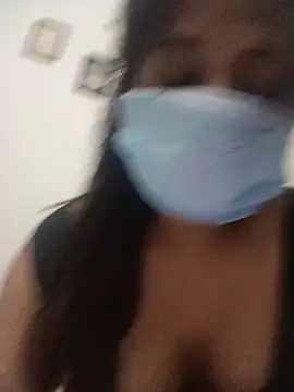 dearmona00 online show from May 29, 9:13 pm