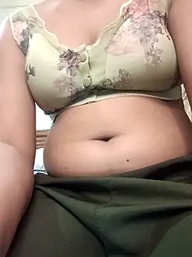 Snapshot of dearmona00 chatting on June 25, 6:56 pm dearmona00 online show from June 25, 6:56 pm