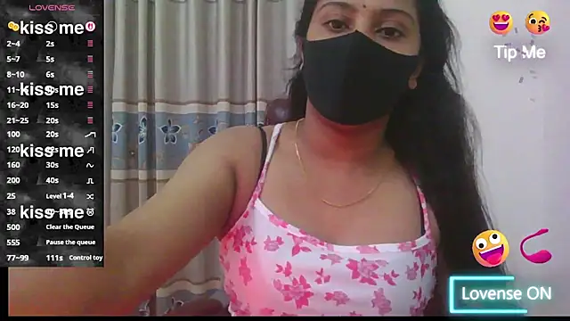 Snapshot of zareen_approach chatting on July 7, 3:49 pm zareen approach online show from July 7, 3:49 pm