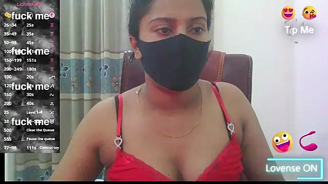 Snapshot of zareen_approach chatting on July 13, 3:26 pm zareen approach online show from July 13, 3:26 pm