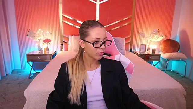 DoveLovee online show from June 5, 6:09 am