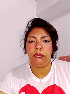 Izel  online show from April 30, 11:20 pm