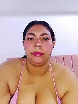 Izel  online show from May 13, 9:22 pm