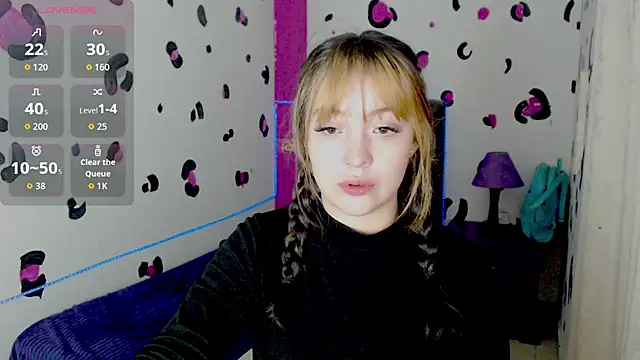 Snapshot of vero_doll12 chatting on May 28, 1:08 pm vero doll12 online show from May 28, 1:08 pm