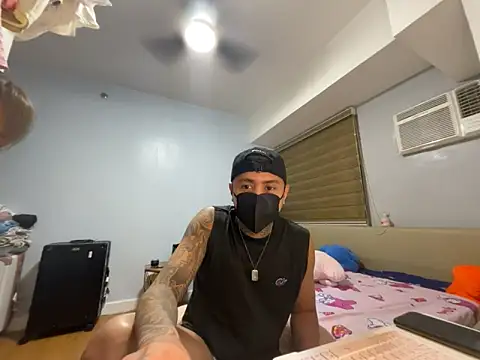 tattoo hottie online show from April 12, 5:40 pm