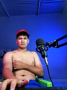 Snapshot of Andruetxx chatting on April 12, 5:12 am Andruetxx online show from April 12, 5:12 am