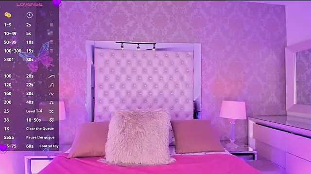 NatashaMilley online show from April 17, 3:31 am