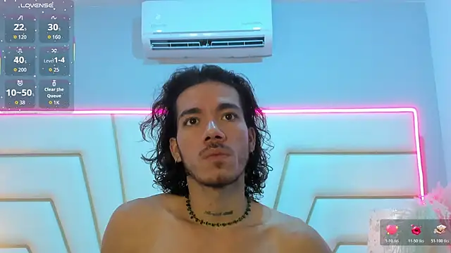 Snapshot of AngeloRoush chatting on April 15, 5:58 am AngeloRoush online show from April 15, 5:58 am