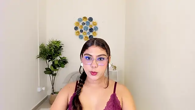 Mallory Lee online show from May 27, 12:24 pm
