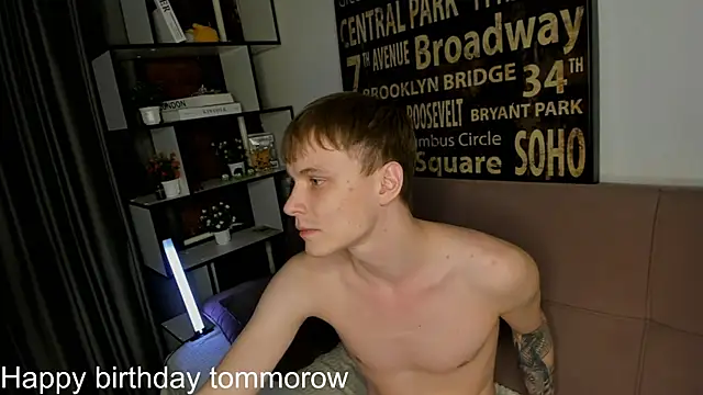 TwinkWhite online show from May 14, 9:10 pm