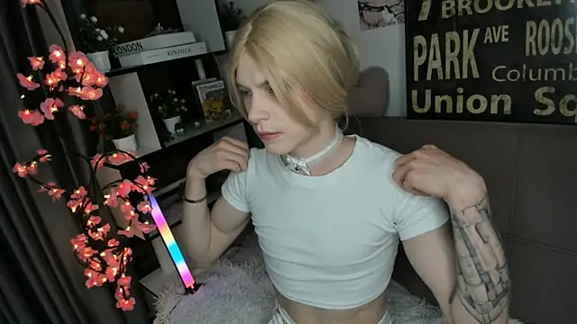 TwinkWhite online show from May 30, 9:56 pm