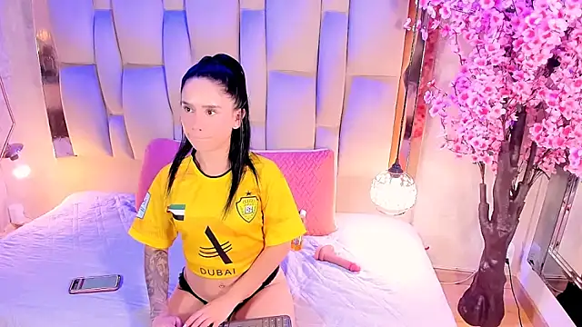 Snapshot of Iriistai1 chatting on June 18, 9:30 pm Iriistai1 online show from June 18, 9:30 pm