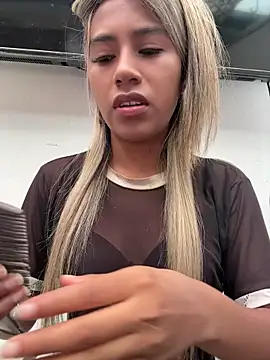 Snapshot of Kimmiebellarie chatting on April 23, 12:29 pm Kimmiebellarie online show from April 23, 12:29 pm