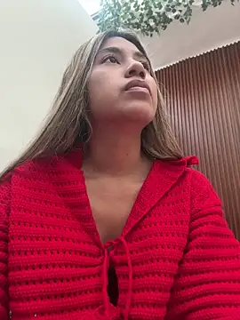 Snapshot of Kimmiebellarie chatting on May 8, 1:16 pm Kimmiebellarie online show from May 8, 1:16 pm