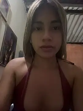 Snapshot of Kimmiebellarie chatting on May 10, 12:27 am Kimmiebellarie online show from May 10, 12:27 am