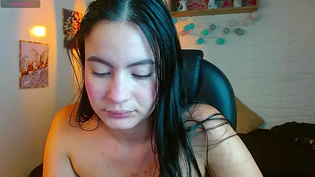 Snapshot of rosaleia_ chatting on June 11, 4:54 am rosaleia online show from June 11, 4:54 am