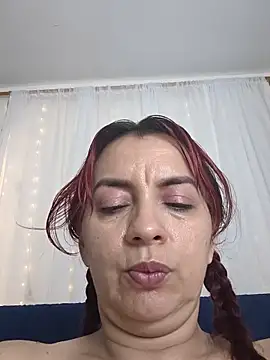 Snapshot of Sofia_Mature_ chatting on June 6, 12:10 pm Sofia Mature online show from June 6, 12:10 pm