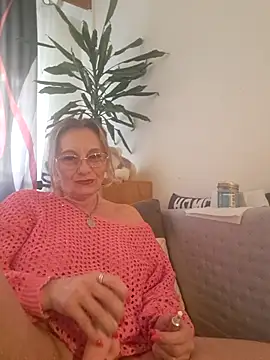 Blond lady czech online show from April 17, 5:16 pm