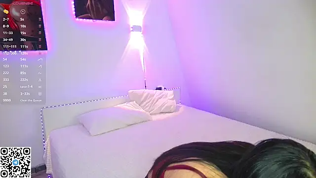 LaylaLaurent online show from May 9, 5:01 am