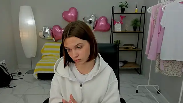 Snapshot of Rita_Menos chatting on April 13, 1:38 pm Rita Menos online show from April 13, 1:38 pm