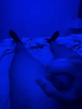 Snapshot of AlphaDesir chatting on April 11, 4:44 pm AlphaDesir online show from April 11, 4:44 pm