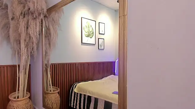 AMBERBENELLI online show from April 16, 7:31 am