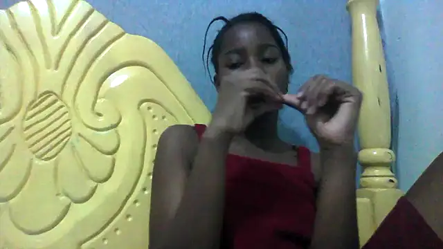 Snapshot of Rerpuss1 chatting on June 17, 10:39 am Rerpuss1 online show from June 17, 10:39 am