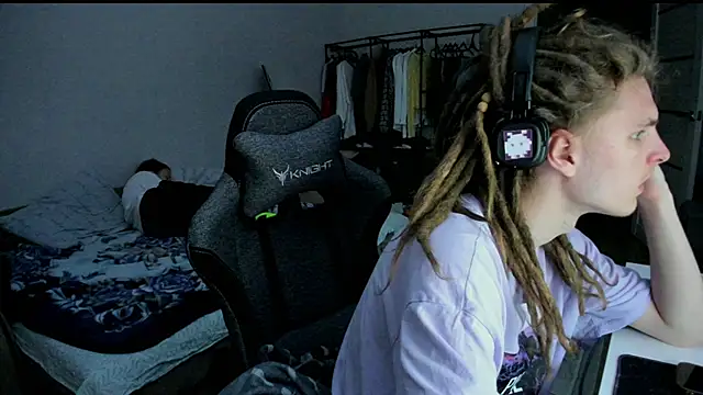 Snapshot of SurfSexCouple1 chatting on April 11, 10:14 pm SurfSexCouple1 online show from April 11, 10:14 pm