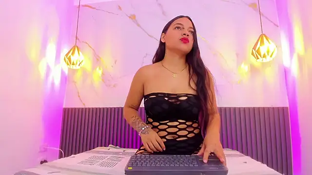 Samantha Lopez  online show from April 27, 12:58 pm