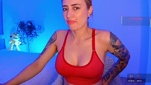 Snapshot of pennyyy_ chatting on June 21, 8:28 am pennyyy online show from June 21, 8:28 am