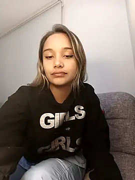 Miss Taniac online show from April 14, 1:33 am