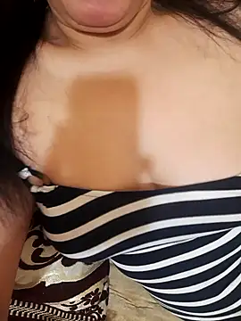 Snapshot of Soumia_Sex chatting on April 18, 10:10 pm Soumia Sex online show from April 18, 10:10 pm