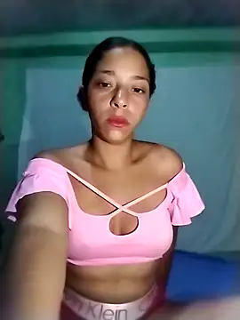 YuliBrayan online show from April 15, 6:09 am