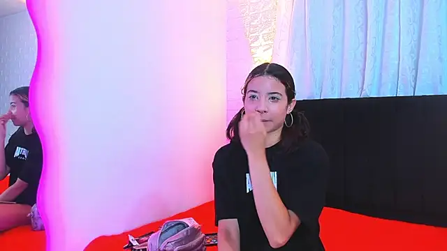 tefi smit online show from April 18, 6:01 pm