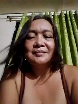 jeanyummytits online show from June 12, 11:20 am