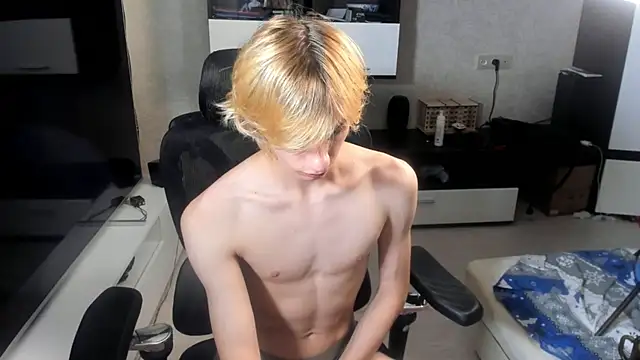 Snapshot of cute_grecha chatting on June 29, 4:29 pm cute grecha online show from June 29, 4:29 pm