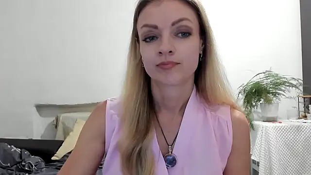 Snapshot of Severina7 chatting on July 18, 5:28 pm Severina7 online show from July 18, 5:28 pm