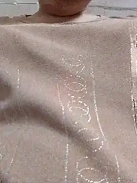 Snapshot of Maya-35 chatting on April 14, 3:29 pm Maya-35 online show from April 14, 3:29 pm