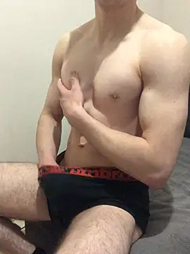 Snapshot of maxence_096 chatting on April 15, 1:45 am maxence 096 online show from April 15, 1:45 am