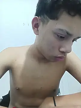 curious straight guy online show from May 26, 3:02 am