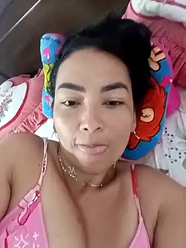LuluDream online show from May 1, 1:05 pm