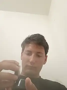 welltommy2001 online show from July 18, 2:49 am